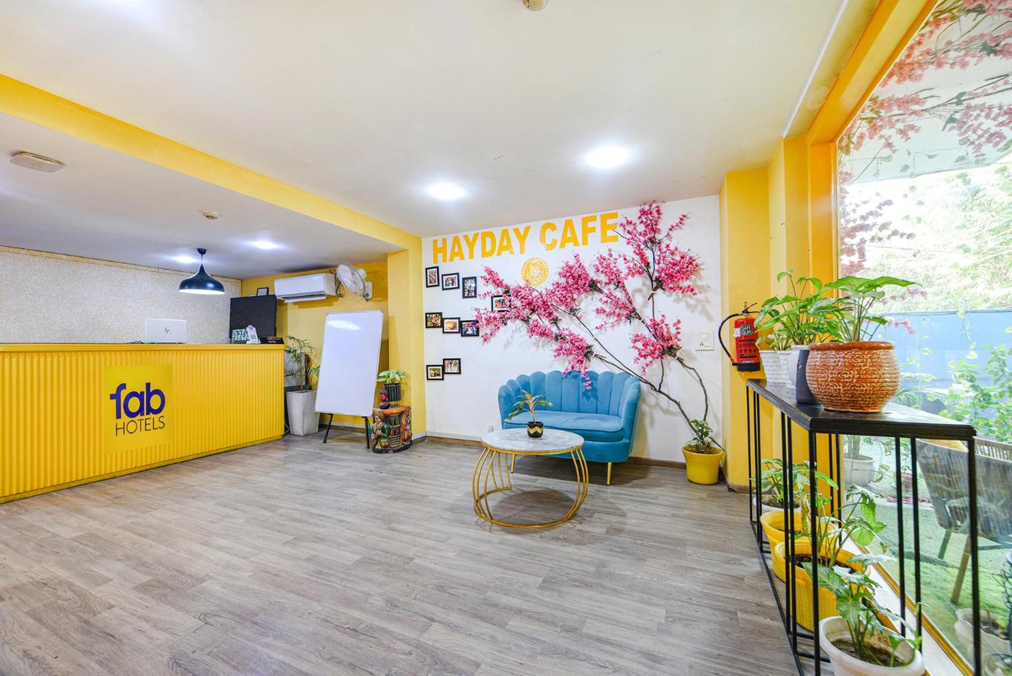 Fabhotel Old Meple Leaf คูร์เคาน์ ภายนอก รูปภาพ
