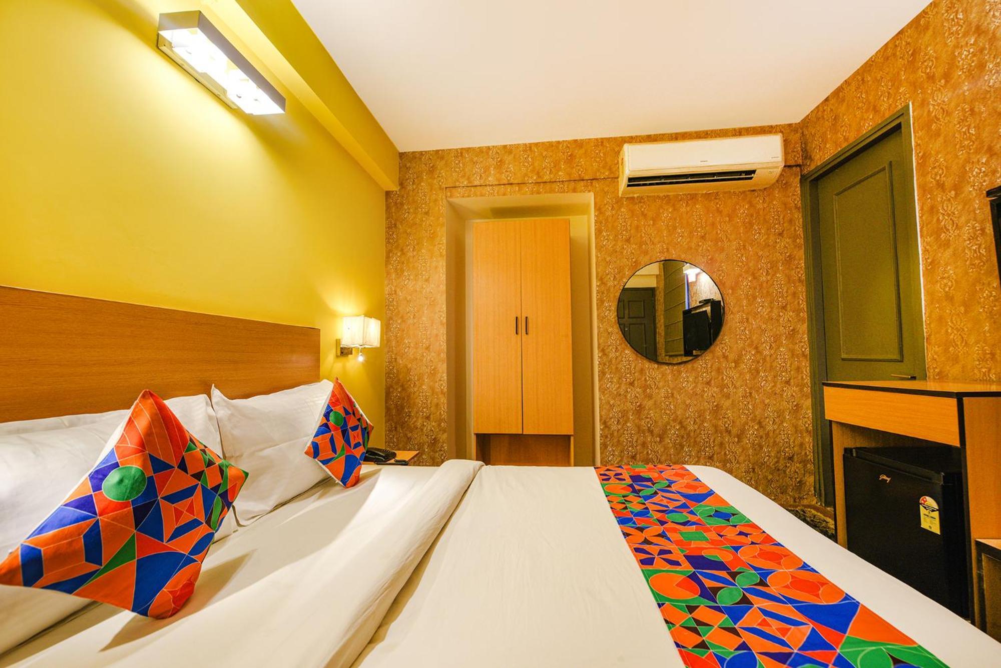 Fabhotel Old Meple Leaf คูร์เคาน์ ภายนอก รูปภาพ