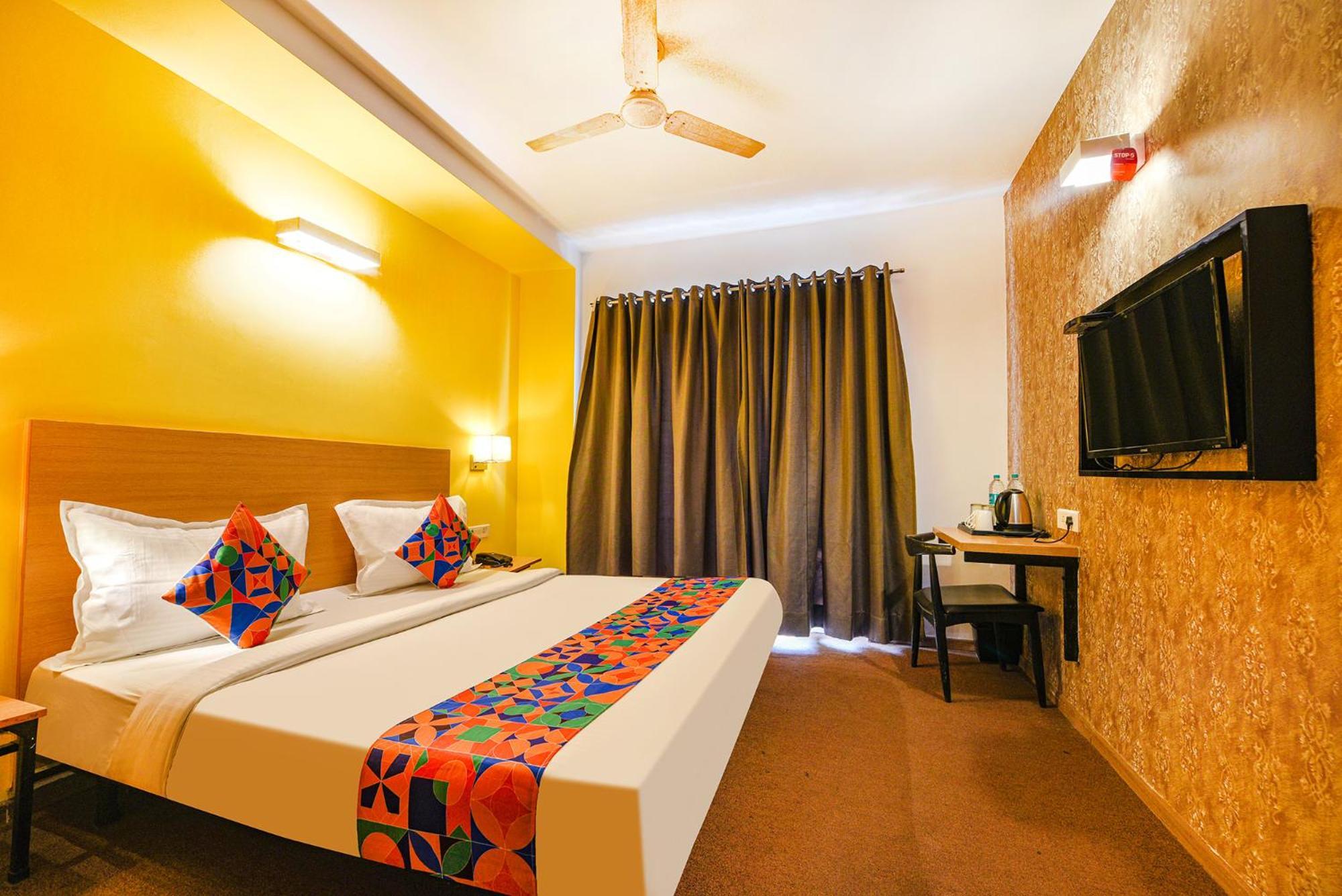 Fabhotel Old Meple Leaf คูร์เคาน์ ภายนอก รูปภาพ