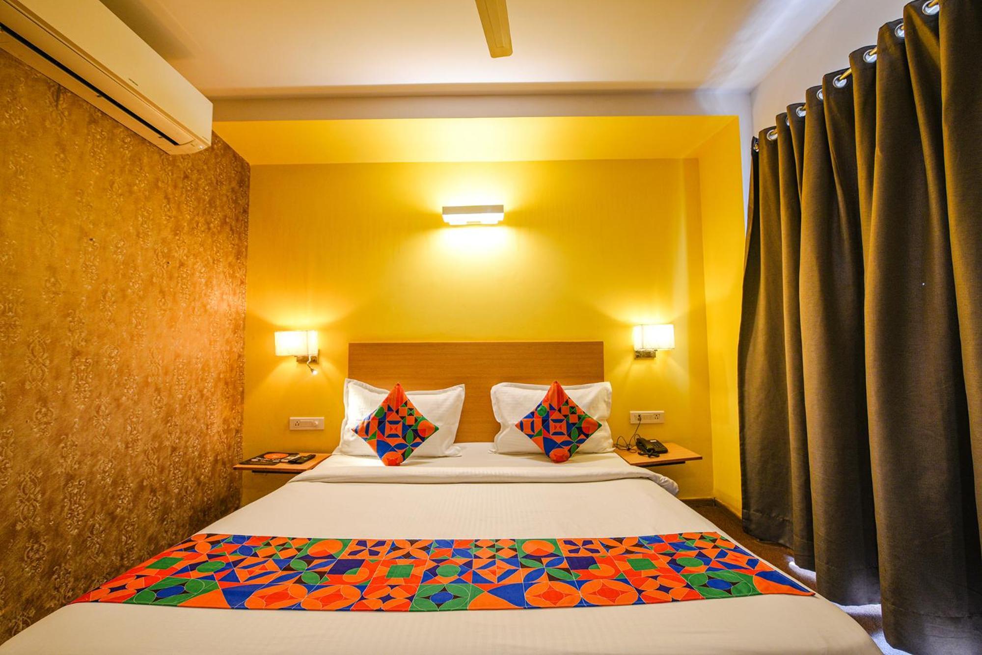 Fabhotel Old Meple Leaf คูร์เคาน์ ภายนอก รูปภาพ